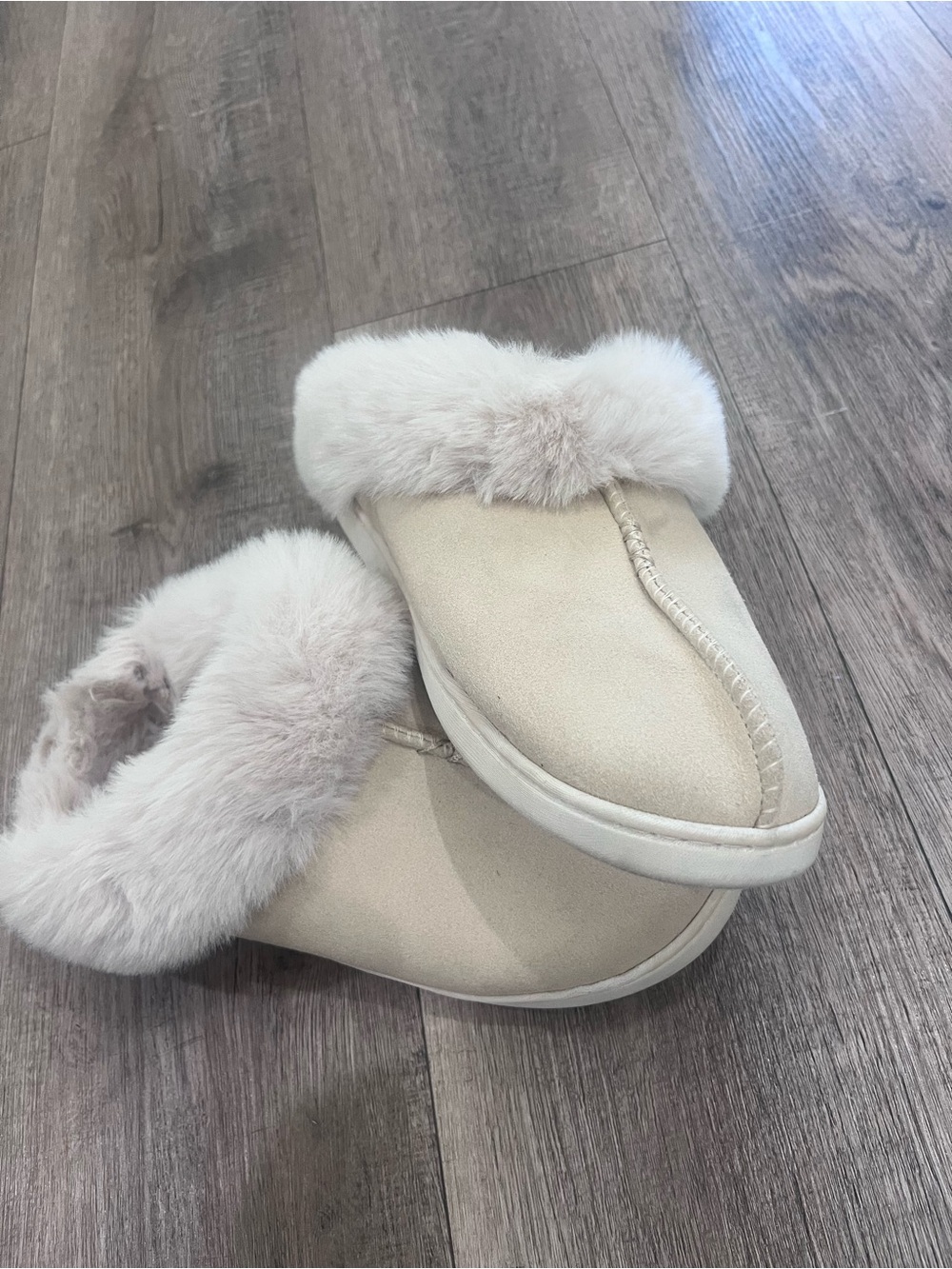 LC Lauren Conrad Ivory Faux Suede Faux Fur Cuff Clog Slippers Cozy Cream